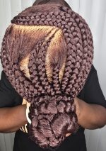 Elegant Brown Strapped Full Lace Wig for Sophisticated Ladies - Image 5